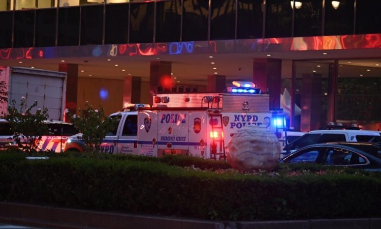 Strelec v newyorški stolpnici ubil najmanj pet ljudi