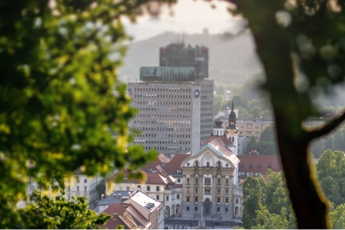 NLB Skupina v prvem polletju 2025 z dobičkom 274 milijonov evrov in podaljšanimi mandati vodstvu