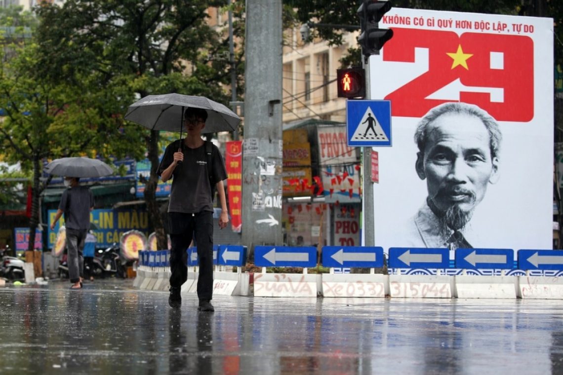Vietnam prizadel tajfun Kajiki z množičnimi evakuacijami in hudimi poškodbami