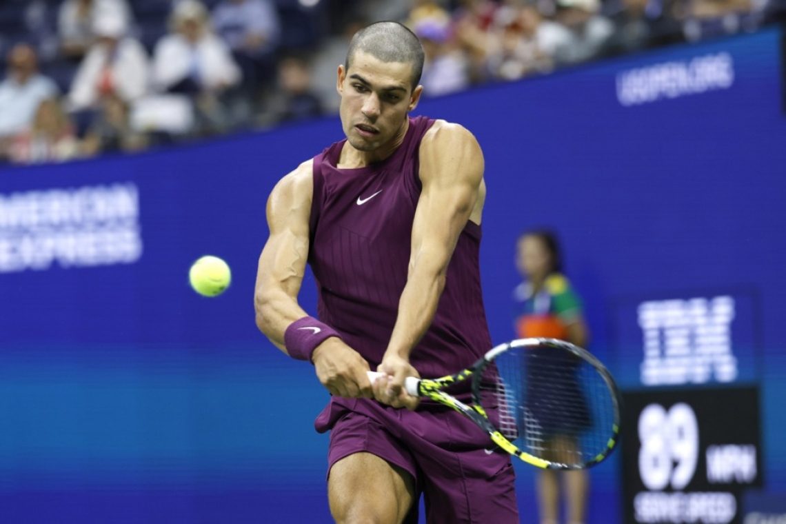 Alcaraz z novo pričesko gladko naprej, Venus Williams v solzah