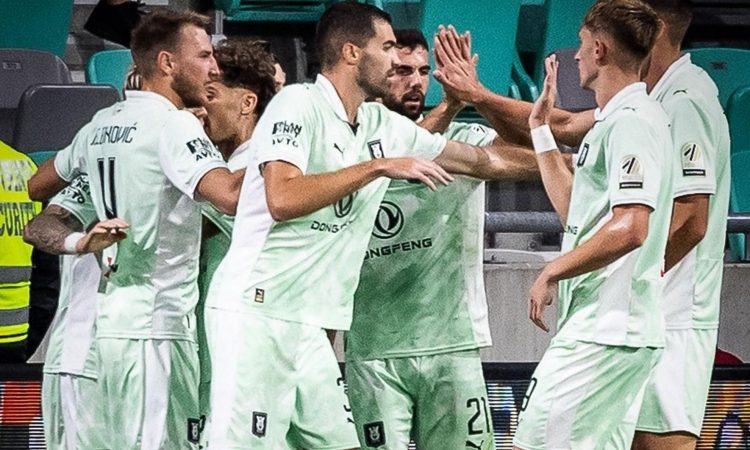 Urbančič odločil večni derbi v korist Olimpije