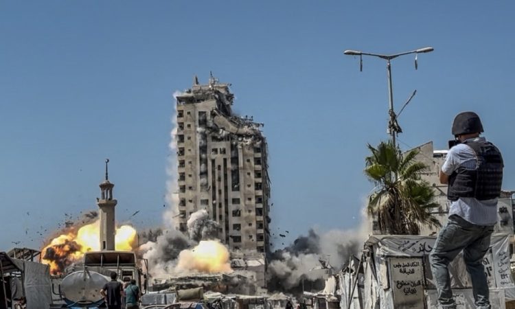 Hamas po Trumpovem opozorilu pripravljen na pogajanja o talcih