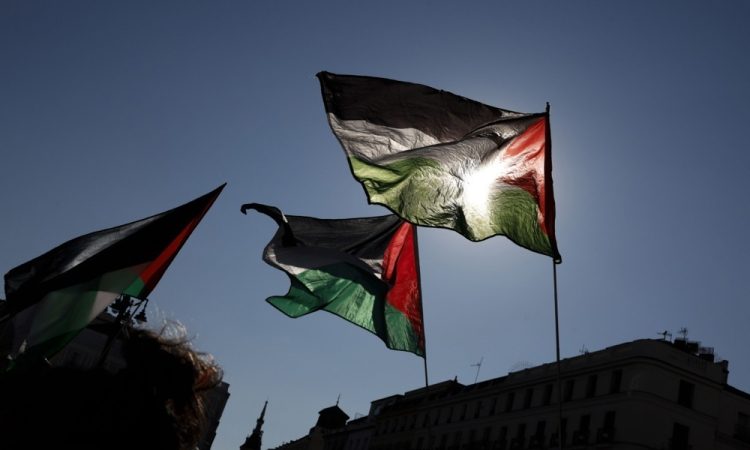 Netanjahu opozoril, da palestinska država ogroža Izrael, več zahodnih držav jo priznalo