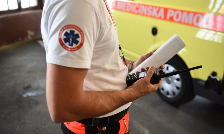V gorski nesreči na območju Ponc umrla nemška pohodnica