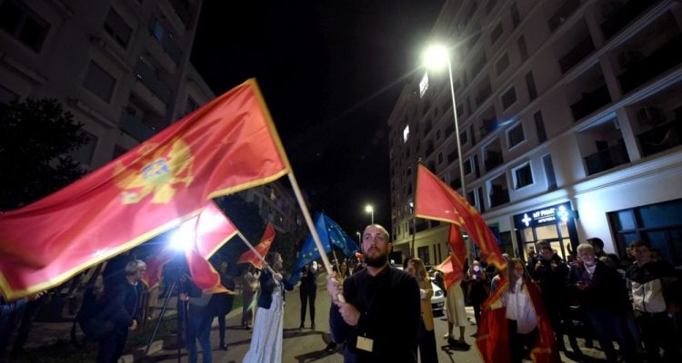V Podgorici množični protest proti priseljencem 