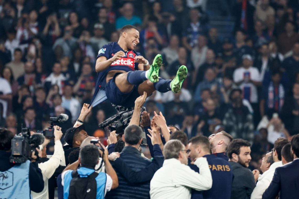 Mbappe od PSG zahteva 240, PSG od Mbappeja 180 milijonov evrov