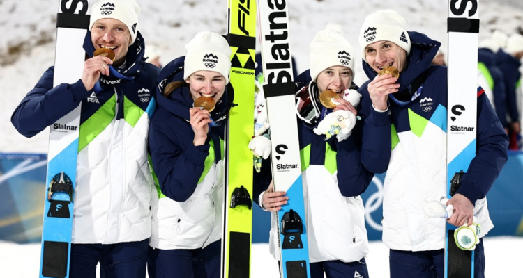 Trideset zimskih medalj za Slovenijo – od Franka do nove zlate skakalne ekipe