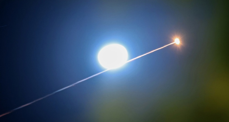 Izrael in Iran nadaljujeta medsebojne napade