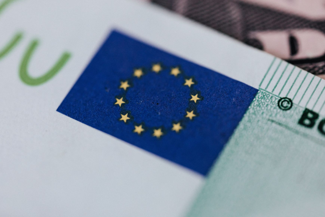 SDS in NSi za ukinitev odtegovanja sindikalne članarine od plače
